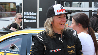 Corinna "Driftbeast" Grff Mercedes E 500 Driftshow