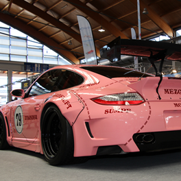 Sidney Industries - Porsche 997 / Liberty Walk 3.0 in rosa von hinten - fotos-impressionen 037