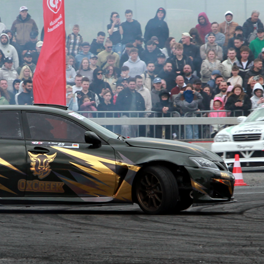 AvD Drift Championship in der EXPERIENCE AREA: Drift-Action, quietschende Reifen, Gummigeruch und Motoren im Begrenzer